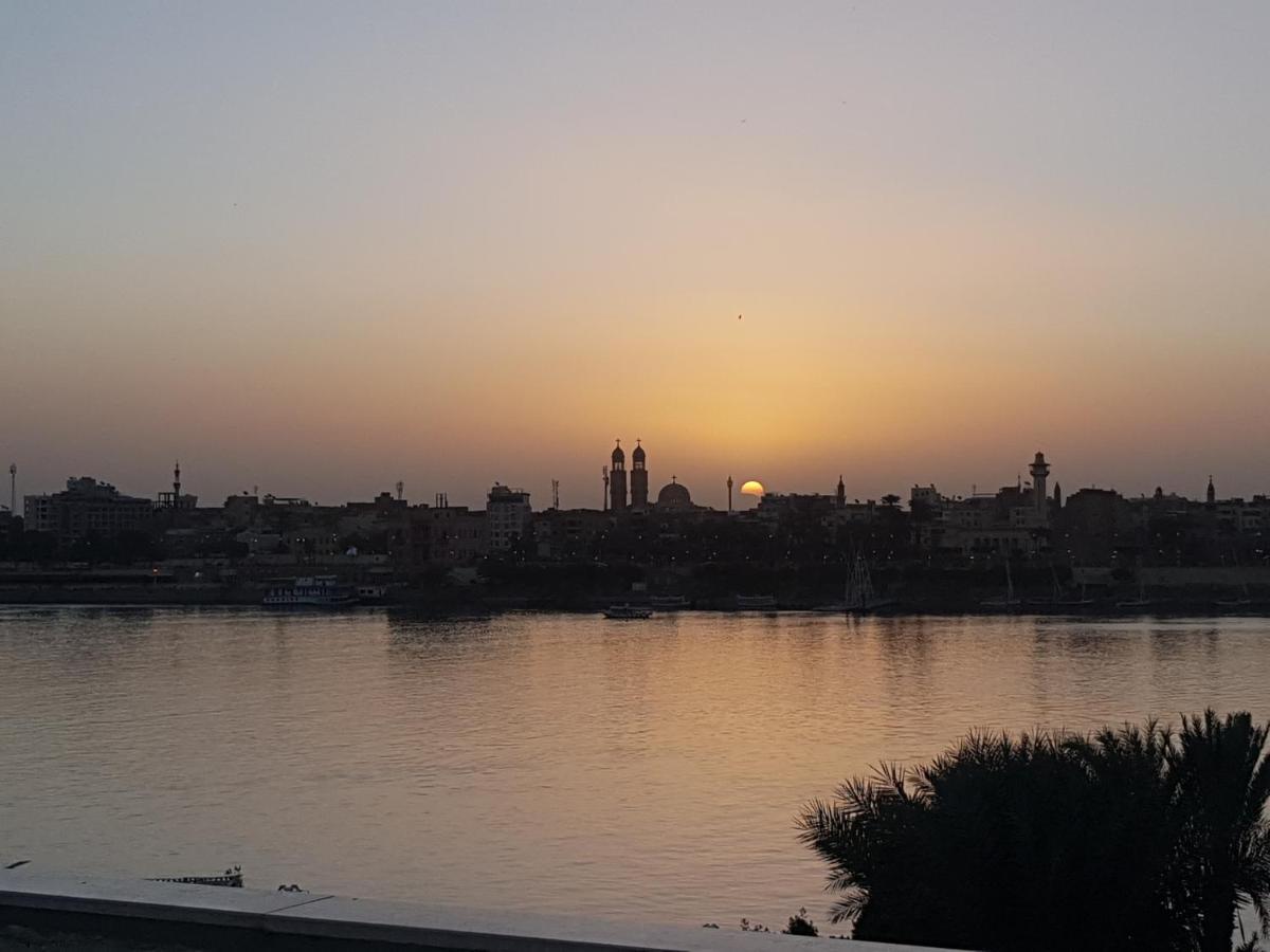Nile Sunrise Flats Lägenhet Luxor Exteriör bild